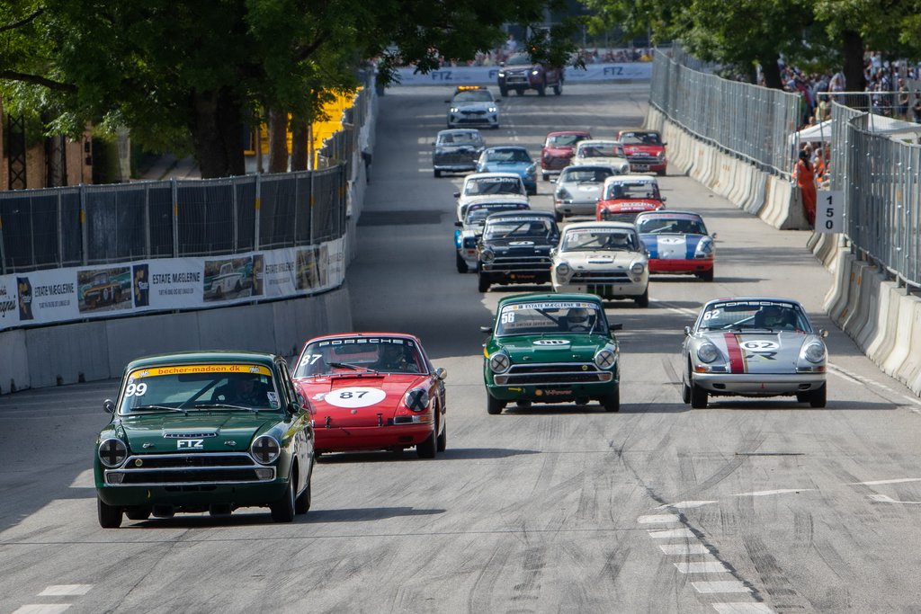 Sylvest-familiens grønne Lotus Cortina i front for Pro-Am-feltet
(Foto: Torben Weber Andersen, Weber-Wellendorf Photo)